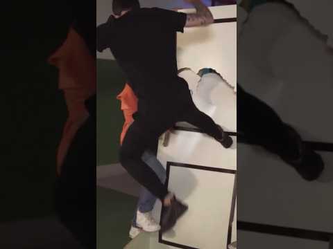 KAPIYA UÇAN TEKME ATMAK!
