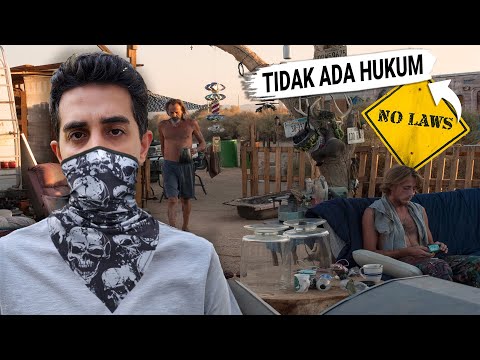 Menghabiskan 48 JAM di Kota Tanpa Hukum: Slab City