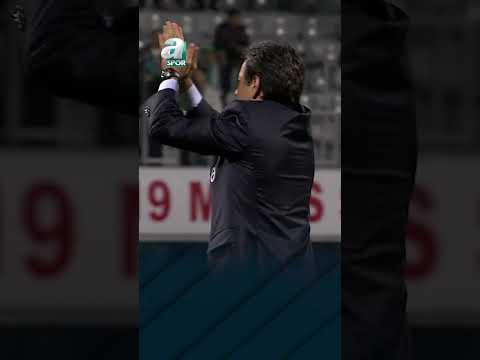 ARŞİV |  Aykut Kocaman Ziraat Türkiye Kupası Zaferi Sonrası Fenerbahçe Taraftarlarını Selamlıyor