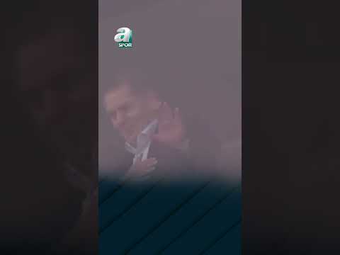 🦁 Galatasaray Başkanı Dursun Özbek, Taraftarları Selamladı