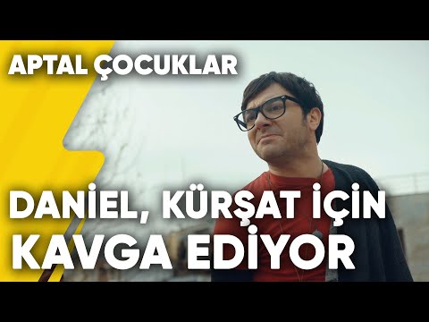 Daniel, Kürşat İçin Senra İle Kavga Ediyor | Aptal Çocuklar 8.Bölüm