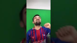 Bayram harçlıkları ile internet kafede Show yapan çocuk