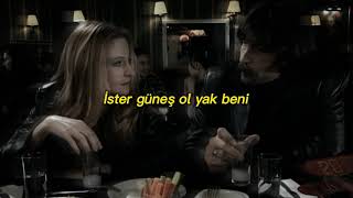 İster güneş ol yak beni yağmurum ol ağlat beni