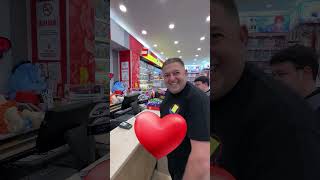 Şu Dünya’daki en mutlu kişi, mutluluk verendir😇#dünya #mutluluk #blij #takipcim #mrfast19