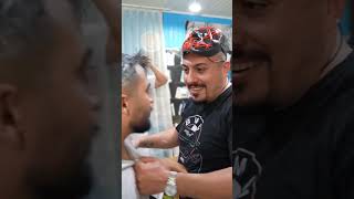 saçına sakalına tüy dökücü krem sürdü